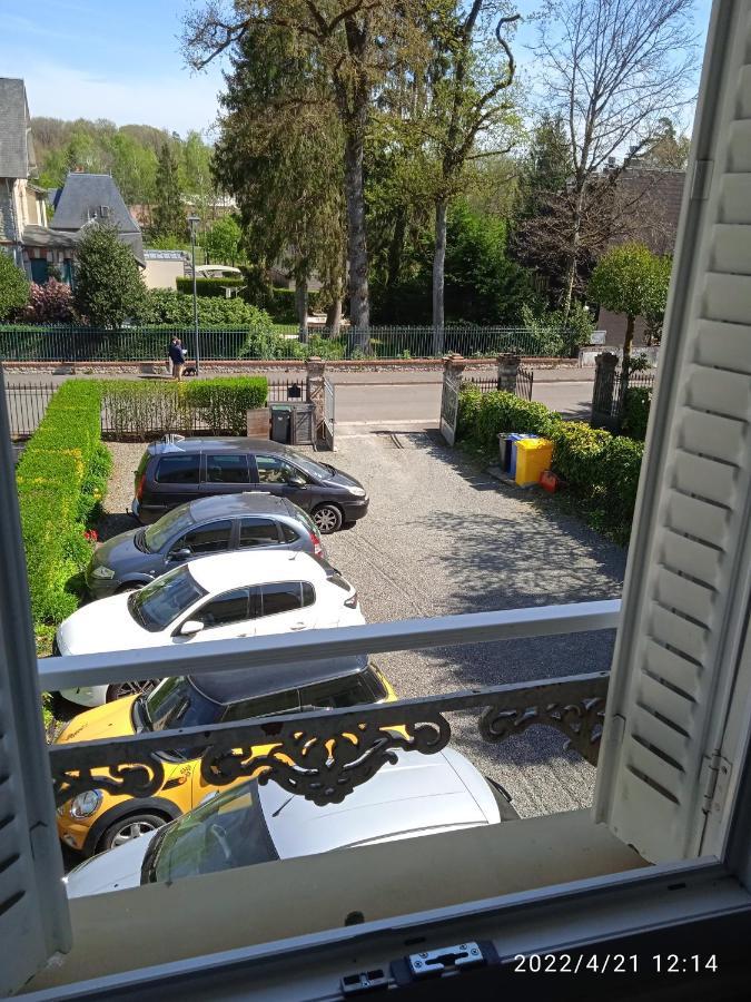 8, Parking Et Wifi Gratuit, Local Velo Apartment