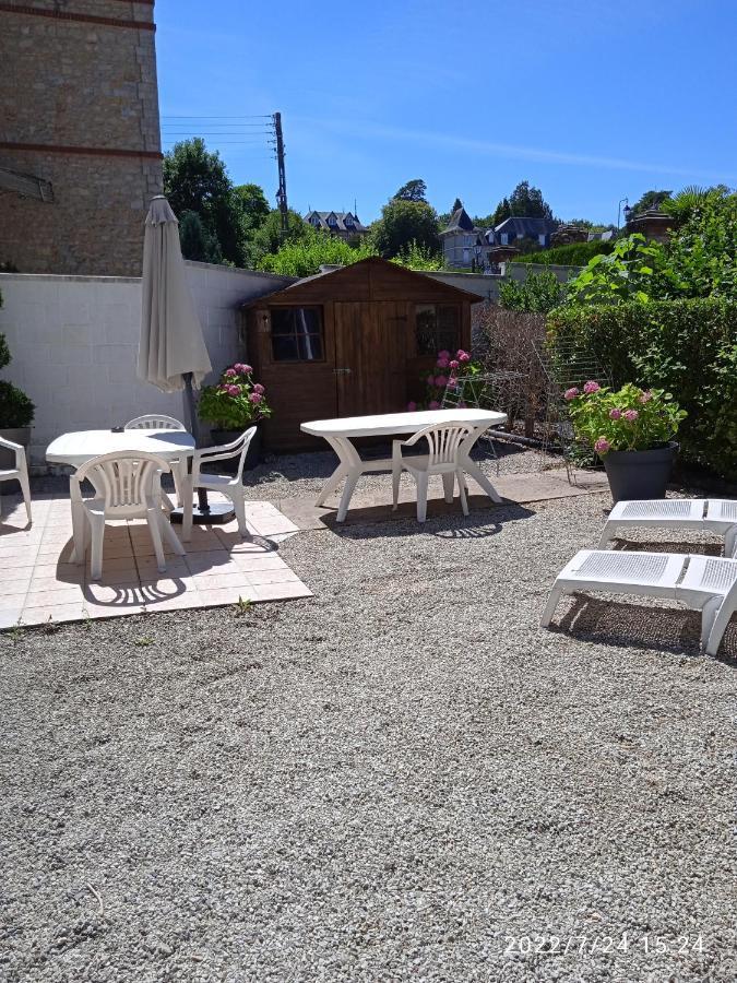Apartment 8, Parking Et Wifi Gratuit, Local Velo *